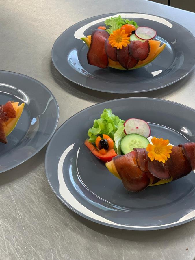 Hotel Restaurant Emshorn Oberems Esterno foto